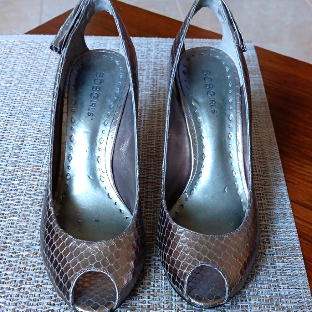 BCBGirls Pewter Sophisticated Heels.Size8